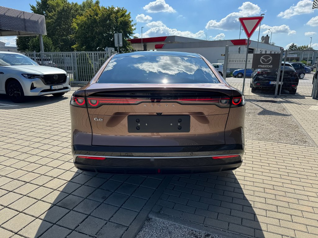 Mazda 6e